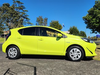 2020 Toyota Aqua - Thumbnail