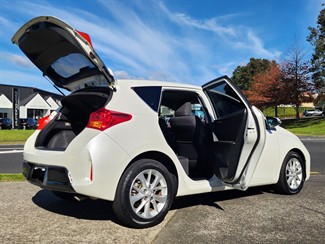 2012 Toyota Auris - Thumbnail