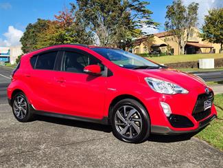 2015 Toyota Aqua - Thumbnail